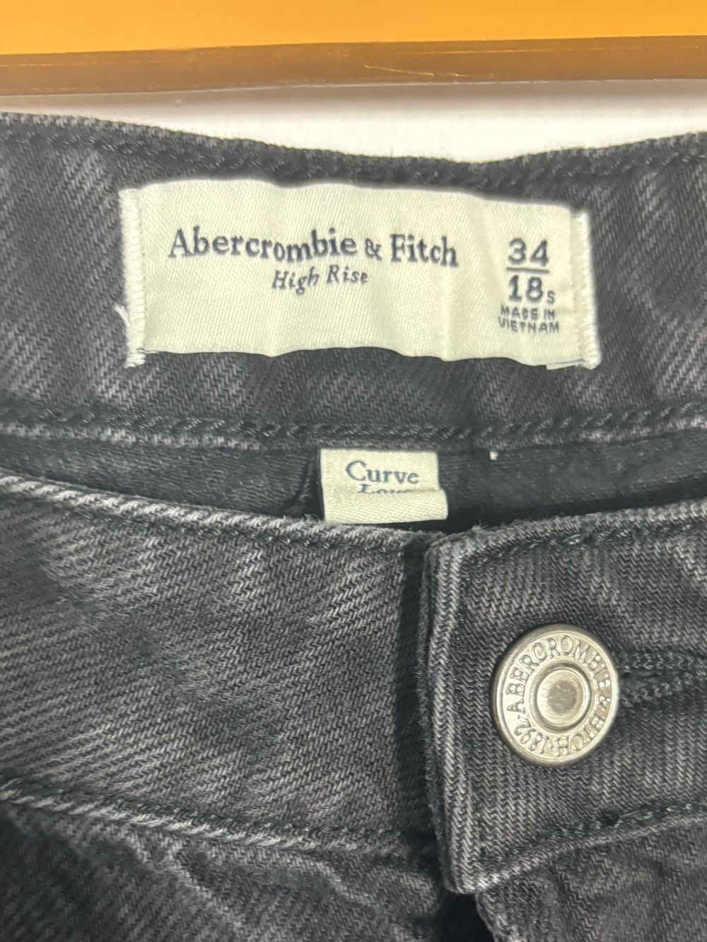 High-Rise Wide-Leg Crop Jeans in Black - Picture 2 of 9